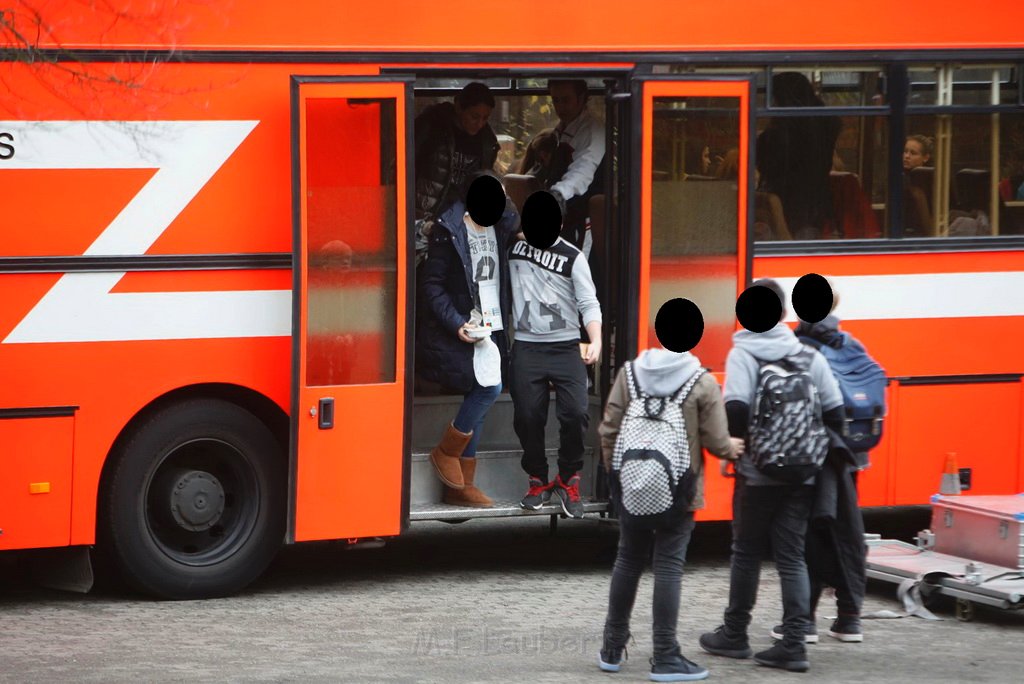 Reizgas gesprueht Schule Koeln Chorweiler Merienstr P38.JPG